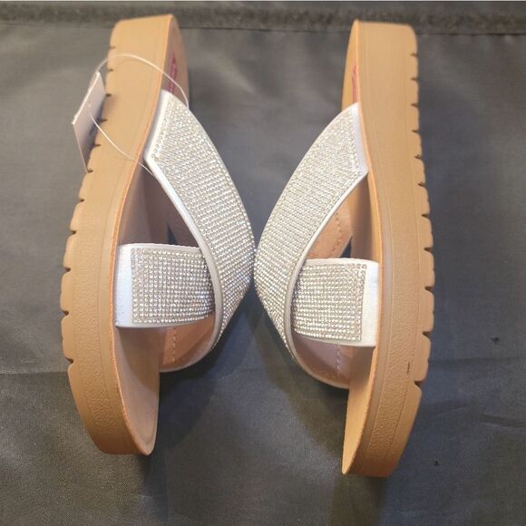 BRAND NEW UNIONBAY  CRISSCROSS RHINESTONE SILVER SANDALS - Picture 13 of 14
